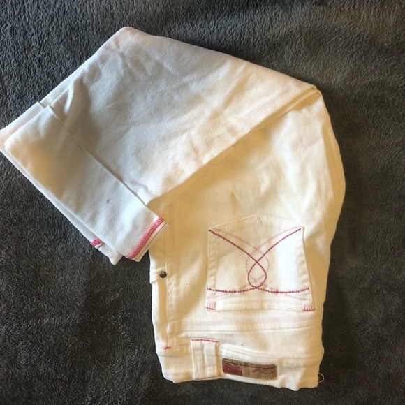 O’neill white with pink stitching Capri shorts - Picture 1 of 2